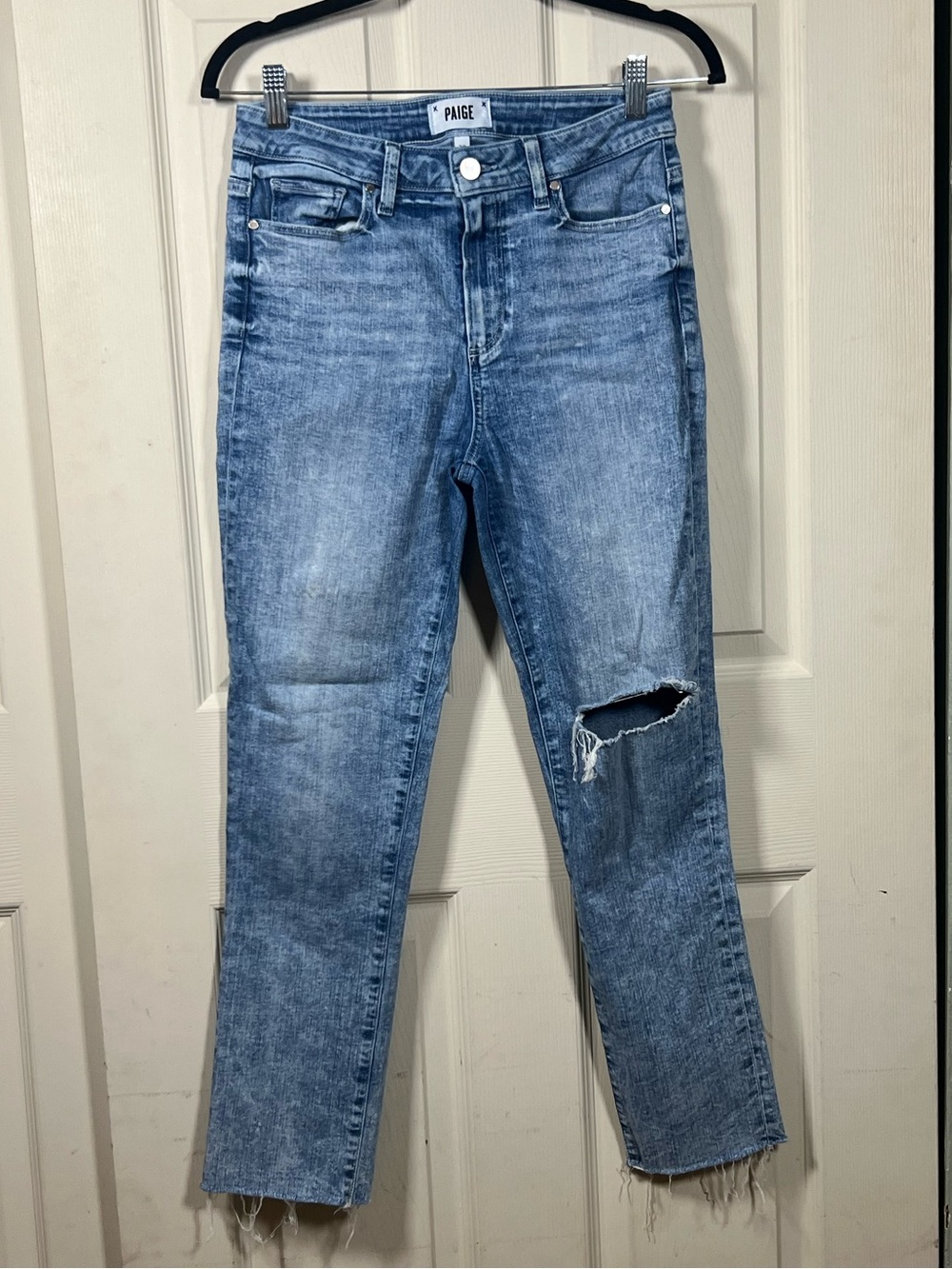 PAIGE ❤️ Hoxton Slim Jeans Size 29 High Rise Raw Hem Distressed Knee Light Wash